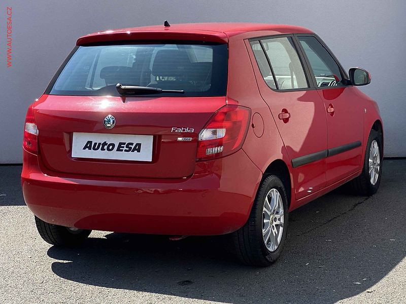 Škoda Fabia (2011) 1.2 TSi, Ambiente, park. - fotka 4 z 14