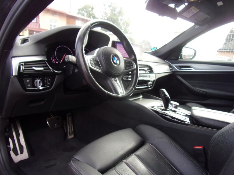 BMW Řada 5 (2019) 530D NAVI ALU NAVI M-PACKET - fotka 37 z 48