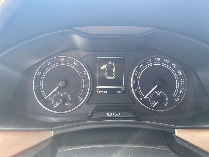 Škoda Scala (2021) 1.5 TSI Style - fotka 6 z 33