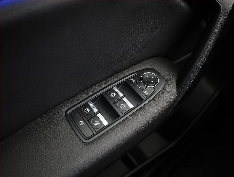 Renault Captur (2021) E-Tech Plug-in, Automat, ČR - fotka 16 z 20