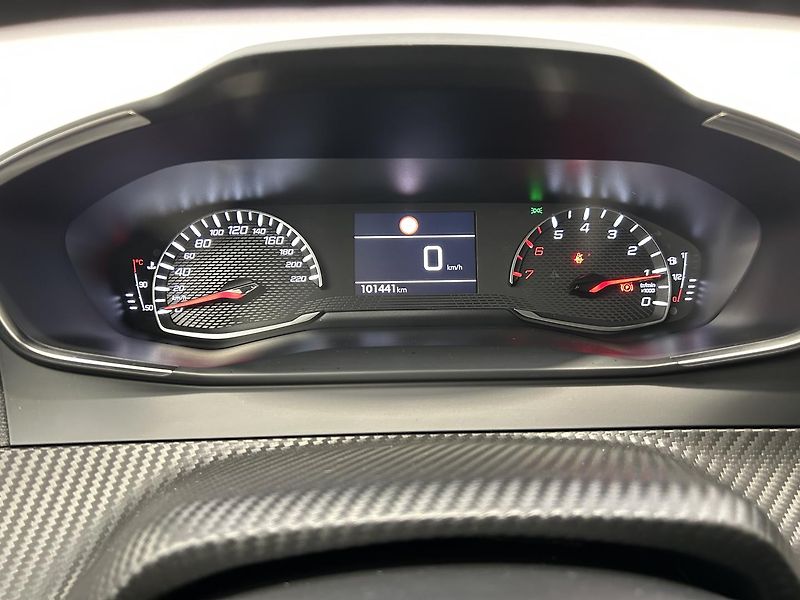 Peugeot 2008 1.2 PureTech Active - fotka 20 z 27