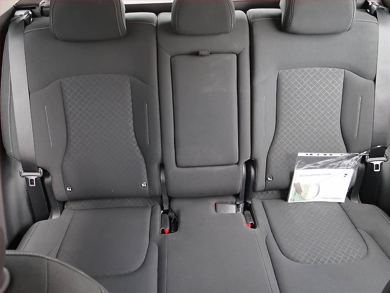 Kia Sportage (2022) 1.6 T-GDI - fotka 10 z 18