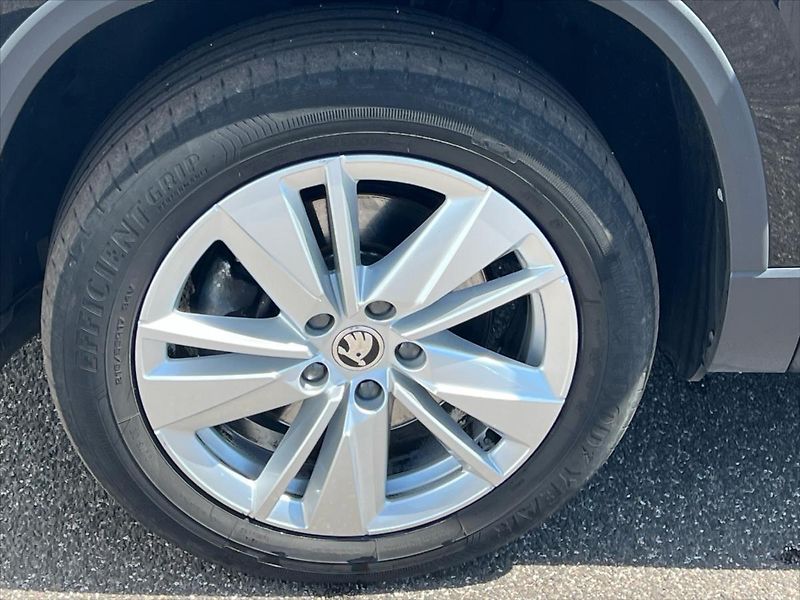 Škoda Karoq 1,5 TSi 110kW 7DSG SELECTION - fotka 12 z 24