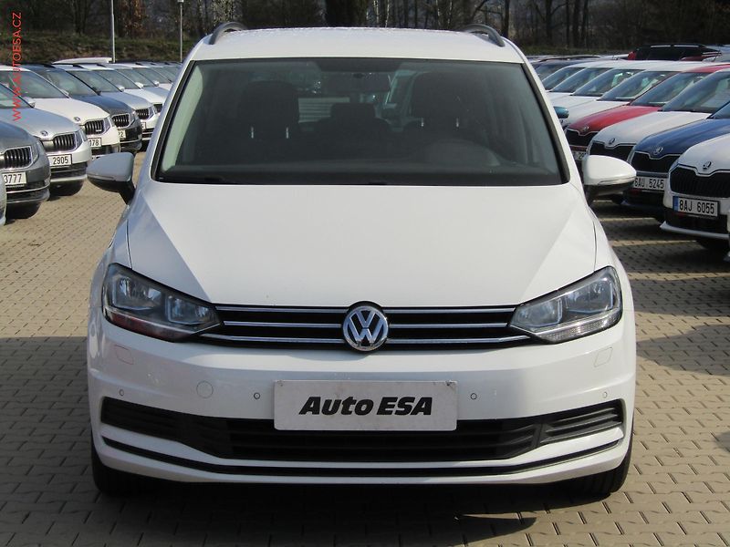 Volkswagen Touran (2015) 1.6TDI, AC, výhřev sed - fotka 2 z 15