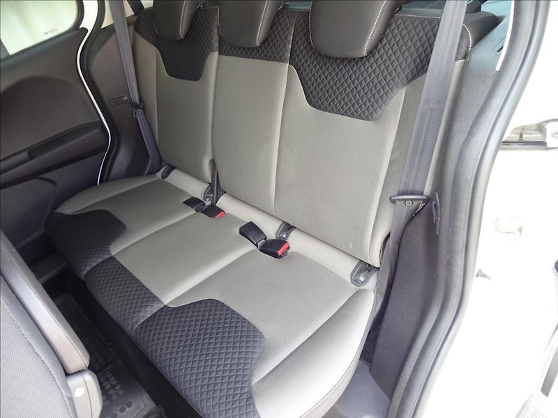 Ford Tourneo Courier 1.5 TDCI - fotka 20 z 44