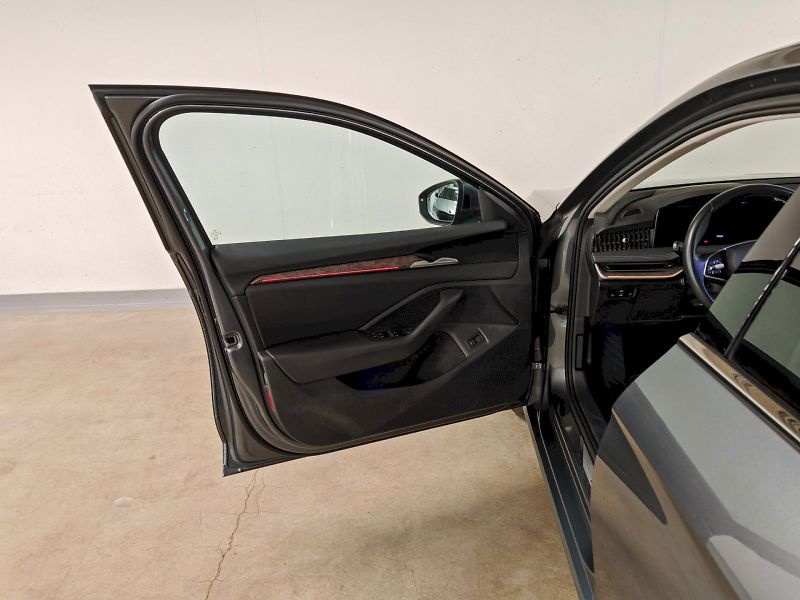 Škoda Superb (2025) 2.0 TSI 195 kW DSG 4x4 L&K - fotka 24 z 35