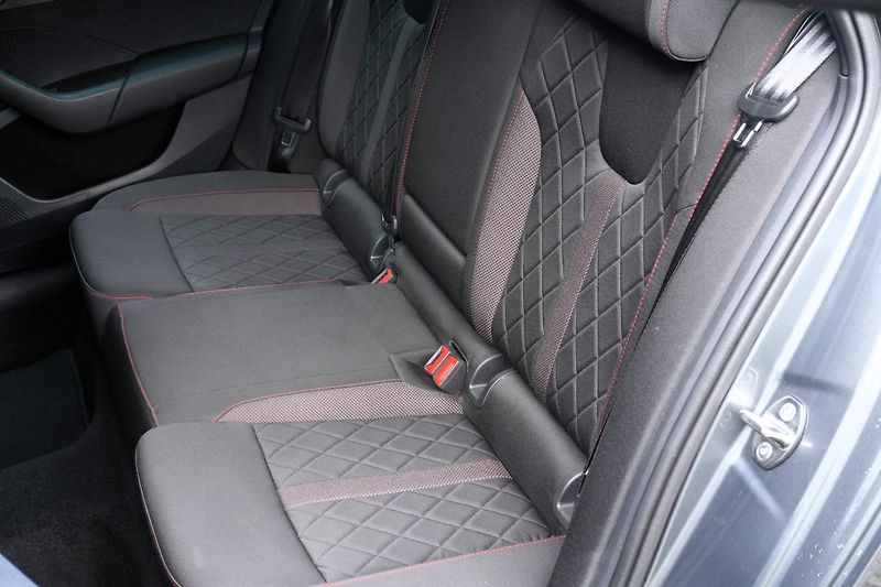 Škoda Octavia iV RS 1.4 TSI, ČR, Tažné, ACC - fotka 35 z 40