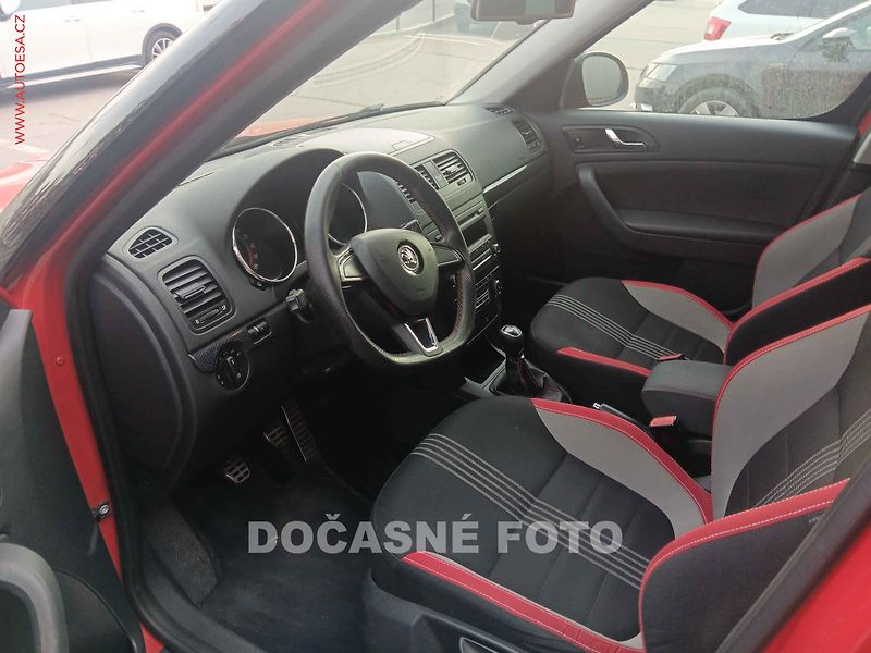 Škoda Yeti (2015) 2.0 TDi, ČR, xenon, autoAC - fotka 3 z 3