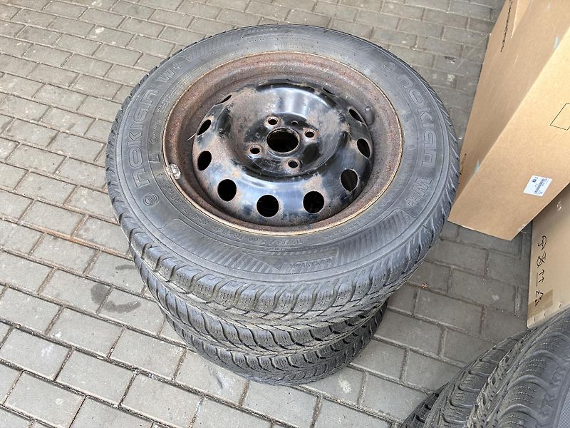 Hyundai i20 -55kW KLIMA,4x KOLA NA ZIMU - fotka 22 z 23