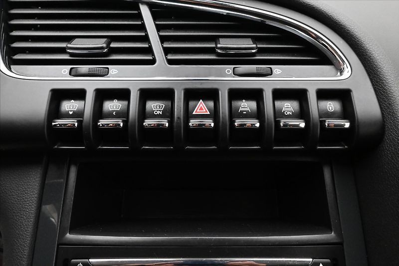 Peugeot 3008 1,6 HDI 84 kW ALLURE Záruka až - fotka 20 z 30