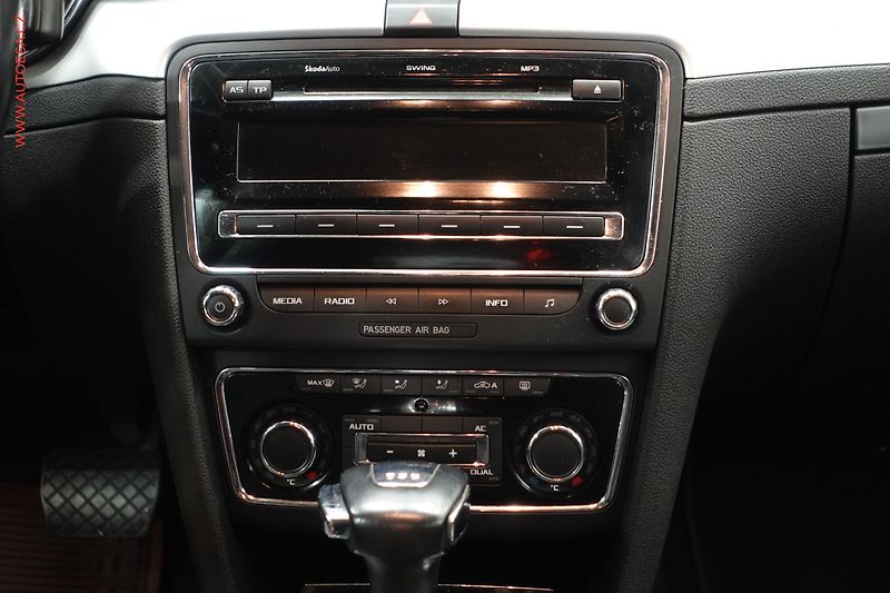 Škoda Superb (2011) 2.0TDi, DSG, bixen, TZ - fotka 13 z 21