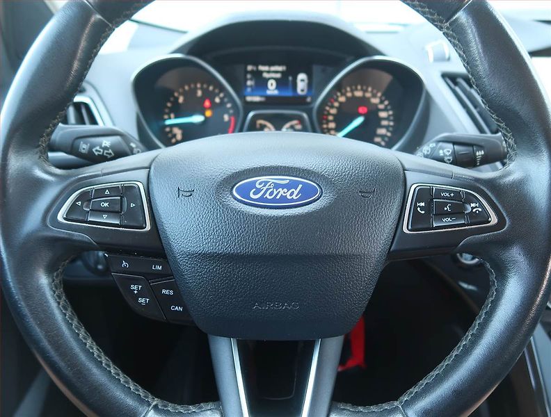 Ford Kuga (2017) Titanium 2.0 TDCi, 4X4, Kůže - fotka 16 z 19