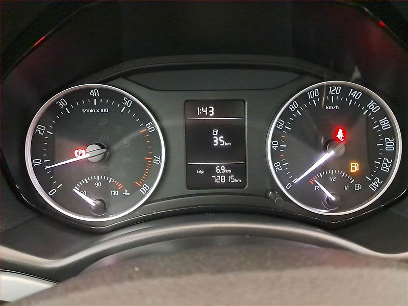 Škoda Octavia (2012) Ambition 1.2 TSI, Tempomat - fotka 11 z 15