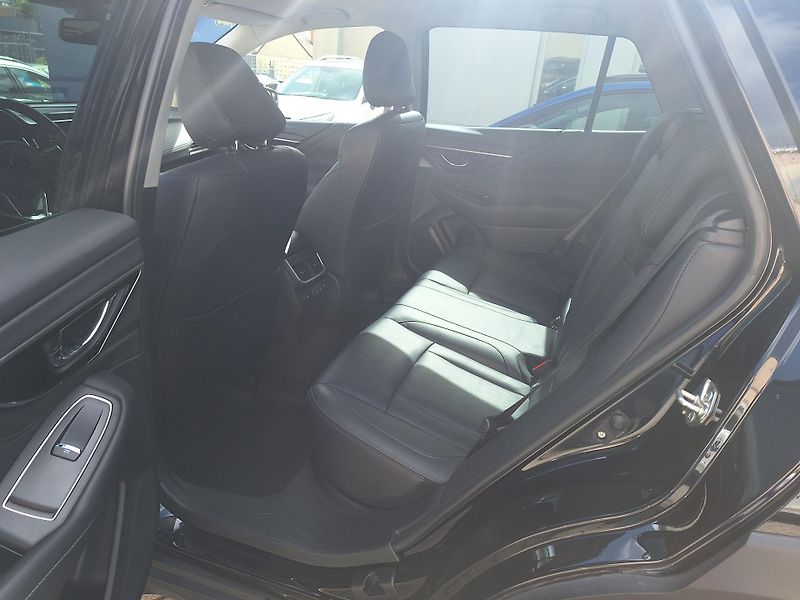 Subaru Outback (2022) Touring , NAVI, kůže,TOP stav - fotka 8 z 14