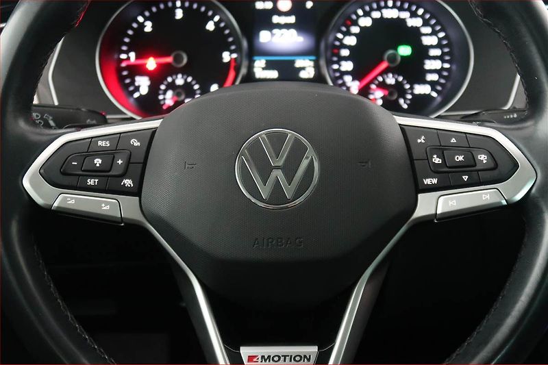 Volkswagen Passat (2021) Elegance 2.0 TDI - fotka 19 z 22