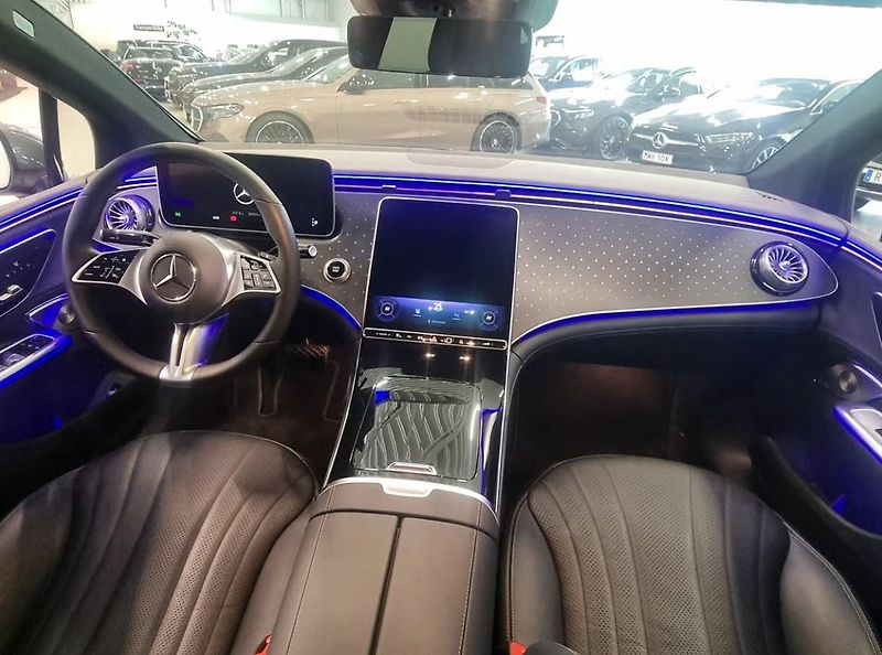 Mercedes-Benz EQE 350 AMG 4M 360kam Tažné - fotka 13 z 15