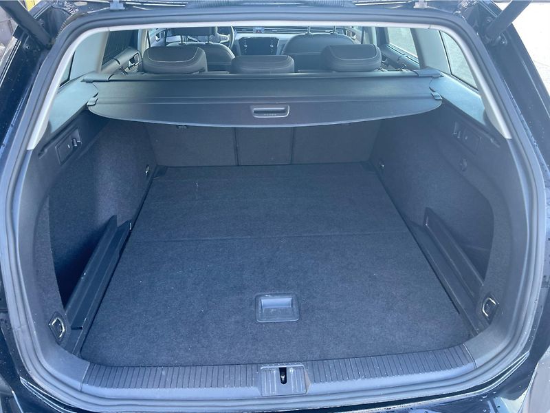 Volkswagen Passat Elegance 2.0 TDI 110 kW DSG Va - fotka 13 z 29
