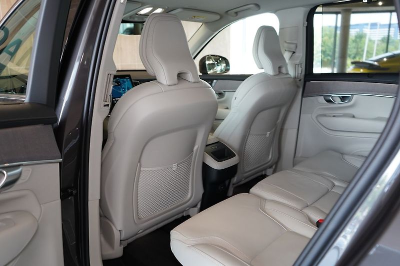 Volvo XC90 B5 PLUS Bright, Vzduch, 360° - fotka 43 z 50