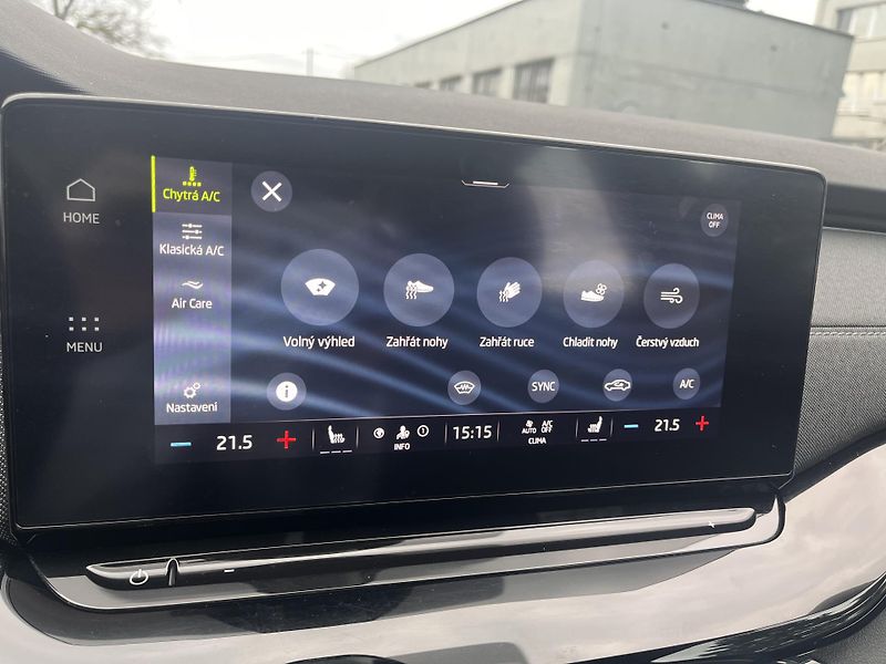 Škoda Octavia 2.0 TDI DSG Style, 1.majitel - fotka 18 z 29