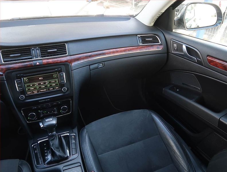 Škoda Superb (2010) Elegance 2.0 TDI, Automat - fotka 8 z 21