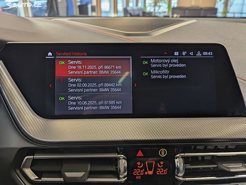 BMW Řada 1 120d xDrive A/T Sport Line DPH - fotka 20 z 27