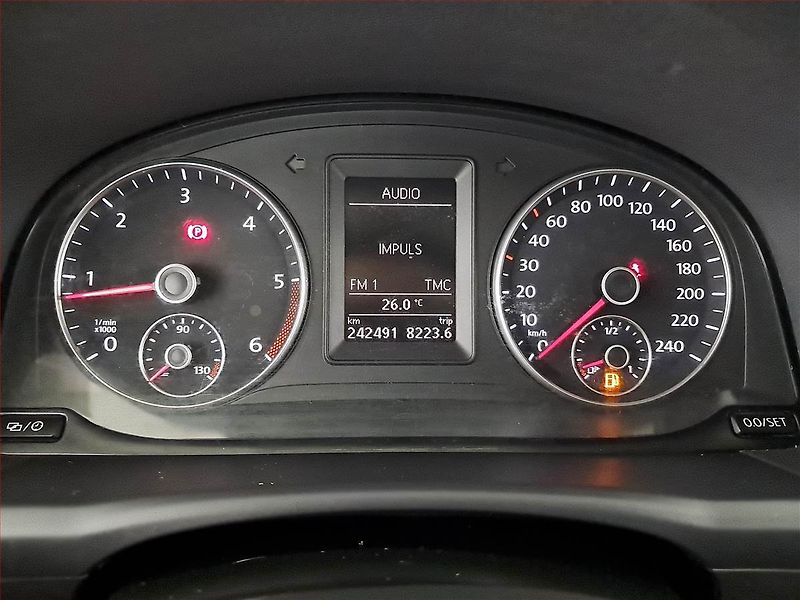 Volkswagen Touran (2013) 1.6 TDI, Serv.kniha, Navi - fotka 11 z 20