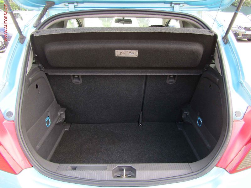 Opel Corsa (2010) 1.2i, AC, temp - fotka 7 z 14