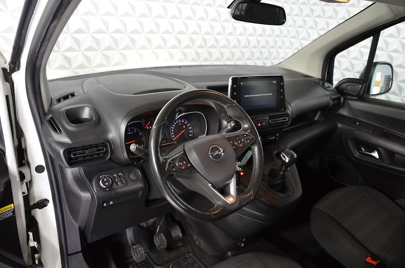 Opel Combo (2022) 1.5D 96 Elegance Plus 5d - fotka 9 z 21