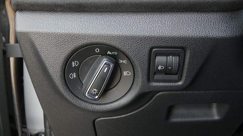 Škoda Scala 1.0 TSI DSG Drive - fotka 10 z 23