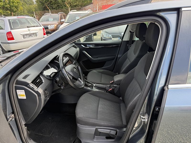 Škoda Octavia 1.6 TDI DSG STYLE - fotka 8 z 13