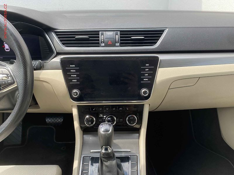 Škoda Superb (2021) 2.0 TSi, ČR, Style, DSG - fotka 12 z 19