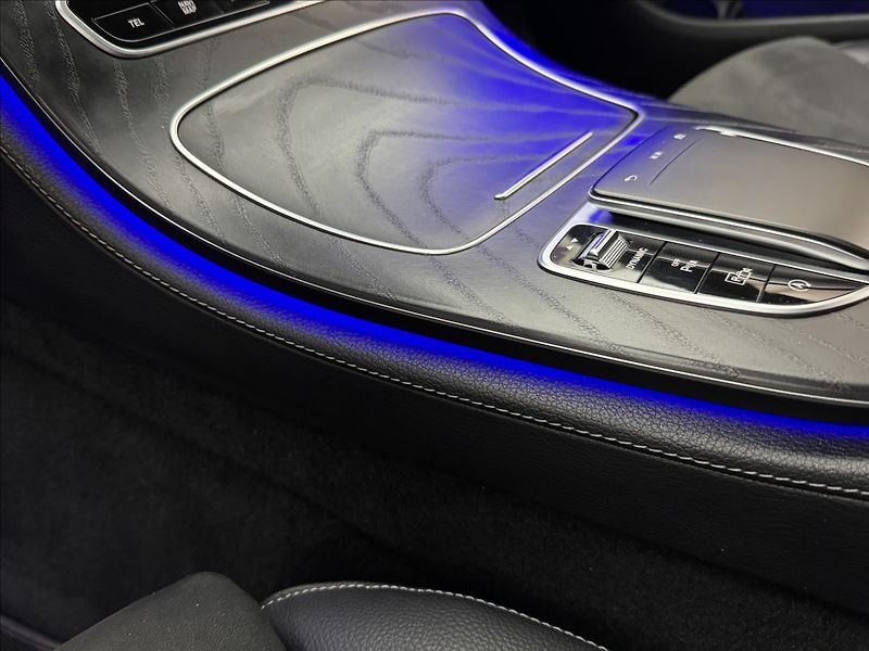 Mercedes-Benz Třídy E 2,9 400d 4MATIC AMG LED 360° - fotka 36 z 44