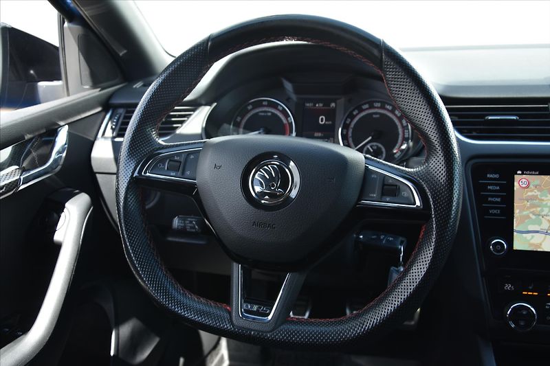 Škoda Octavia RS 2.0TSI 180kW NAVI ACC - fotka 15 z 27