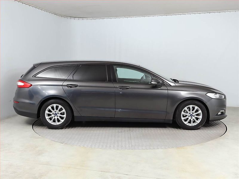 Ford Mondeo (2017) 1.5 TDCi, Navi, Tempomat - fotka 6 z 17