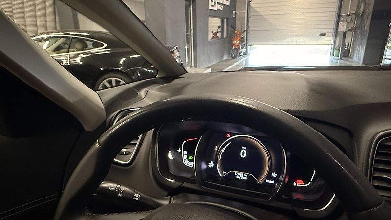 Renault Grand Scénic (2020) TCe,140PS,REZERVOVÁNO - fotka 35 z 45