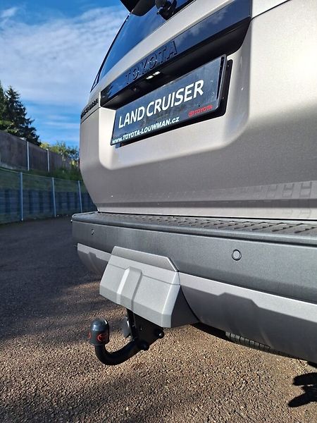 Toyota Land Cruiser MY 2027 EXECUTIVE Skyview 2.8D - fotka 4 z 13