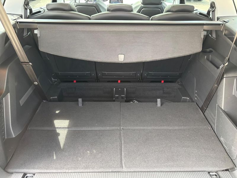 Peugeot 5008 (2019) ALLURE 1.6 PT 180k PANORAMA - fotka 8 z 21