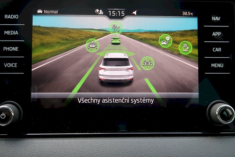 Škoda Karoq (2025) Top Selection 1.5 TSI 110 kW - fotka 11 z 28