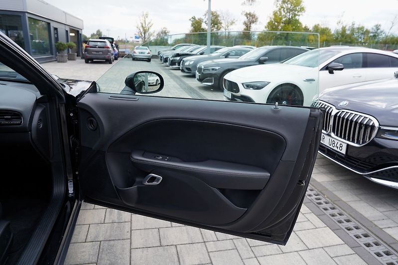 Dodge Challenger 3.6 V6 SXT Plus/kůže/automat - fotka 18 z 35