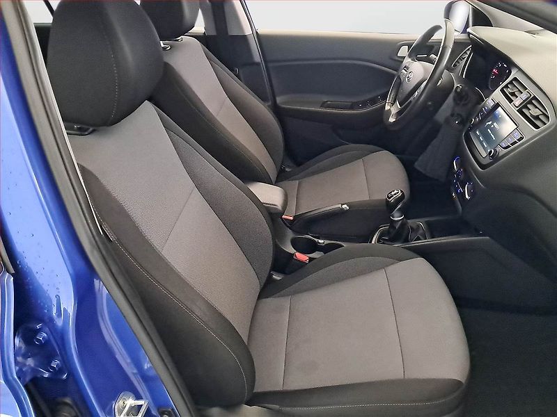 Hyundai i20 (2020) 1.0 T-GDI, Tempomat - fotka 9 z 18
