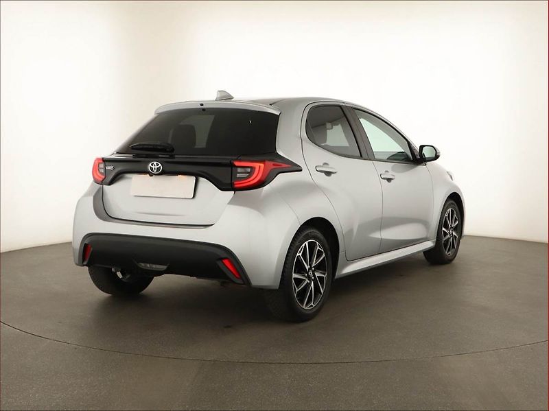 Toyota Yaris (2023) Comfort Style Tech 1.5 VVT-i - fotka 5 z 14