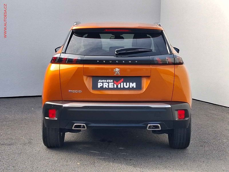 Peugeot 2008 (2021) 1.2 PT, ČR, Allure - fotka 5 z 17