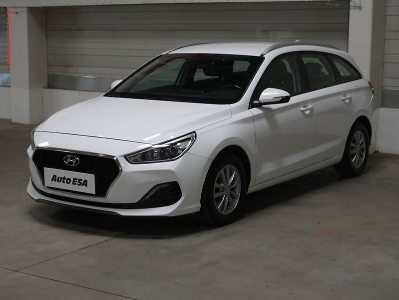 Hyundai i30 (2019) 1.6, ČR, AC, temp - fotka 3 z 18