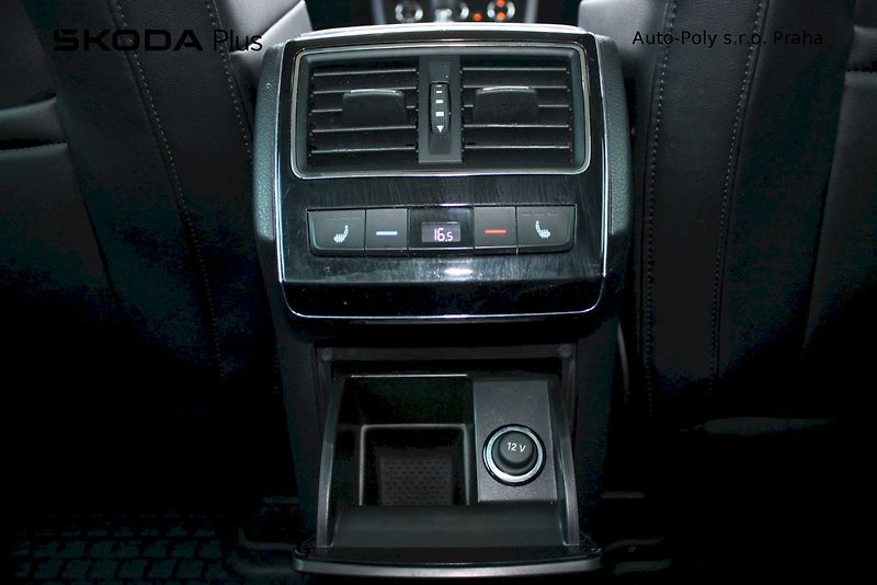 Škoda Superb (2023) 2.0 TDI 110 kW Style Plus - fotka 23 z 25