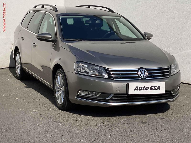 Volkswagen Passat (2014) 2.0 TDi, Comfortline, DSG, TZ - fotografie inzerátu
