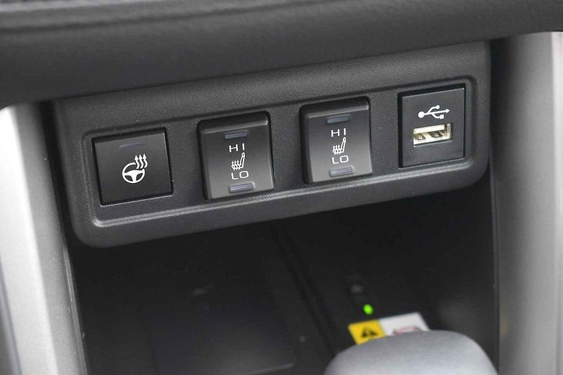 Corolla Cross může mít pohon všech kol