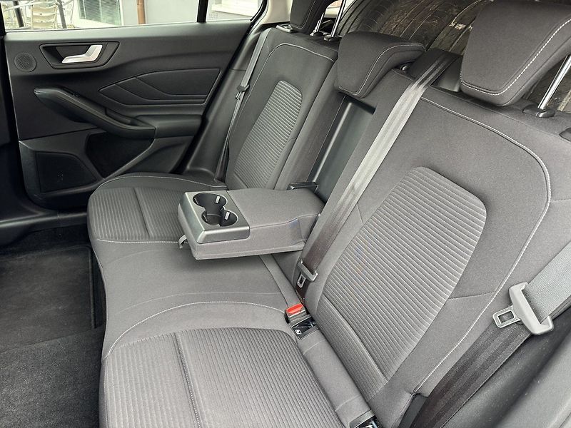 Ford Focus (2018) 2.0TDCi Titanium LED Kamera - fotka 22 z 49