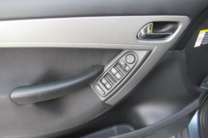 Citroën Grand C4 Picasso 1.6 HDi AUT. KLIMA 7 míst - fotka 14 z 19