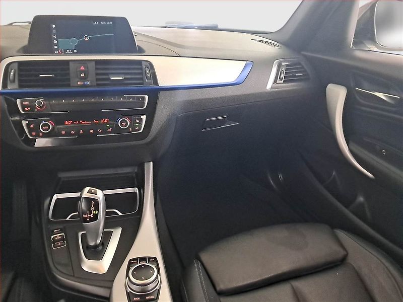 BMW Řada 1 (2018) 118i, Automat, Kůže, Navi - fotka 8 z 16
