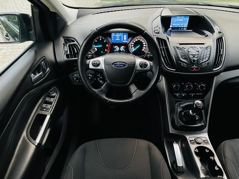 Ford Kuga 2.0TDCi 4x4 MAN TAŽNÉ VÝHŘEV - fotka 23 z 44